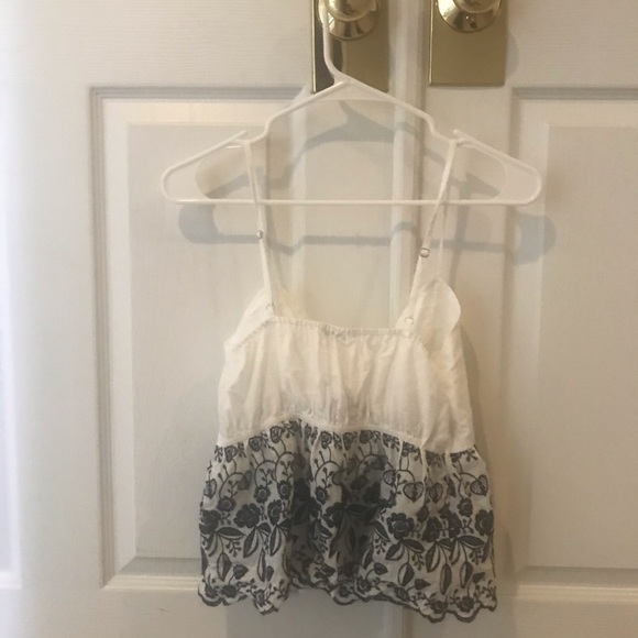 🤩Charlotte Russe tie front top🤩 - Picture 3 of 3